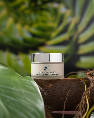 𝐂𝐥𝐢𝐧𝐢𝐜𝐚𝐫𝐞 Private Part Whitening Cream - 30gm